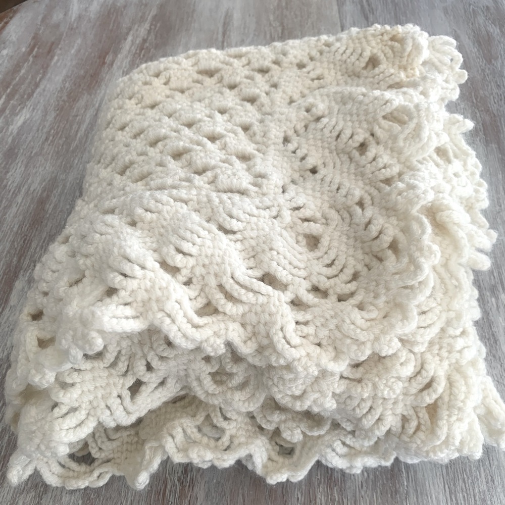 🌿👼 Vintage Handmade Knitted Baby Blanket
